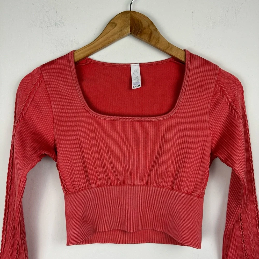 Aerie Offline Big Chill Seamless Long Sleeve T-Shirt Crop Top Sz Small Coral